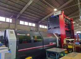 レーザー加工機